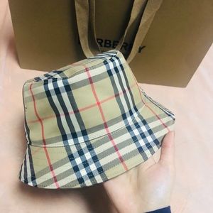 Burberry Vintage Check Cotton Blend Bucket Hat